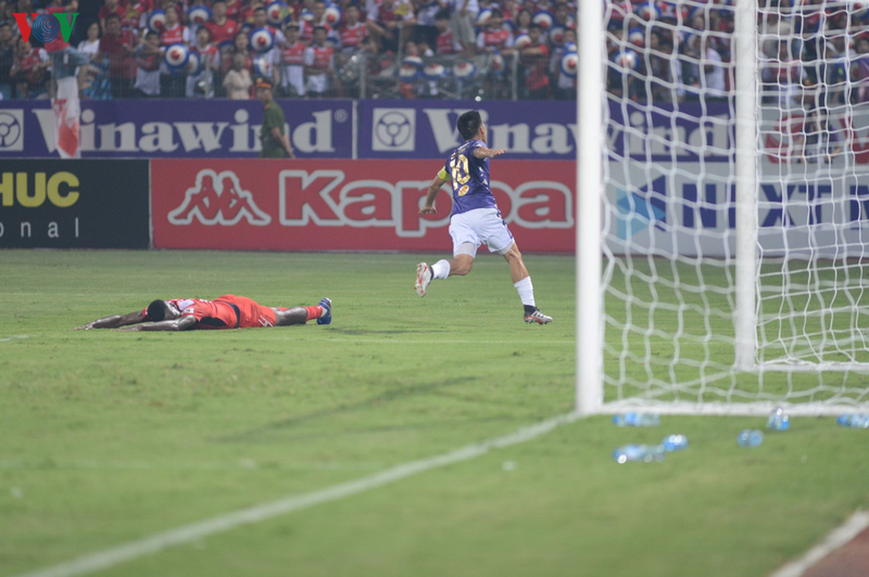 van quyet tiet lo ly do hagl "tham bai" tren san ha noi fc hinh 1