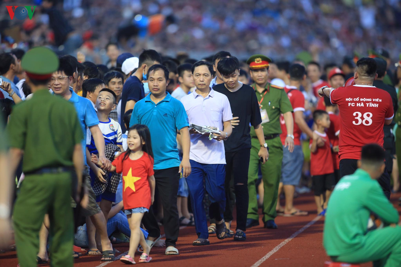hi huu: ha tinh "vo san", v-league co ky luc moi 22 phut bu gio  hinh 5