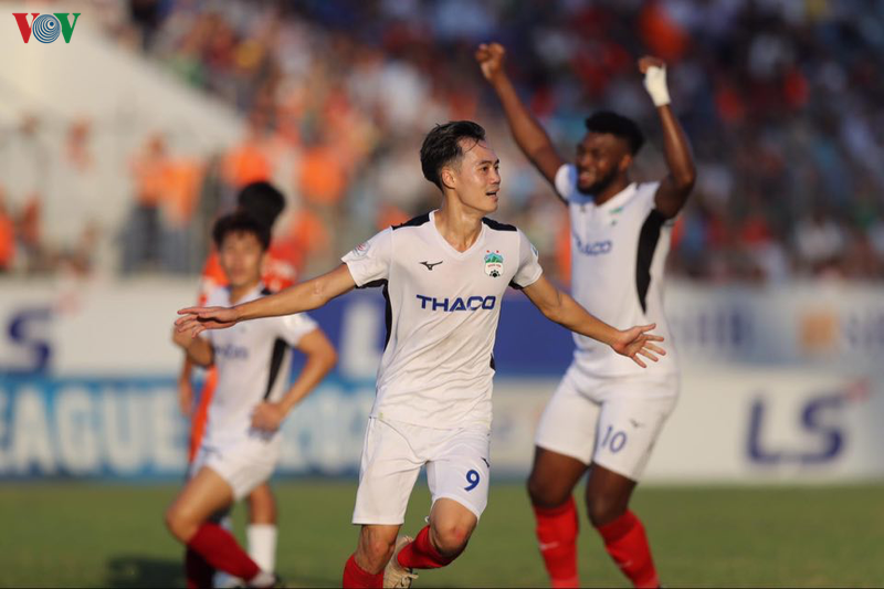 tuong thuat hagl vs quang nam vong 10 v-league 2020 hinh 1