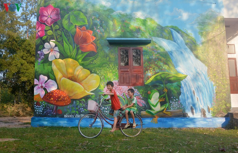 diem den doc dao o thanh pho vung bien mong cai, quang ninh hinh 14