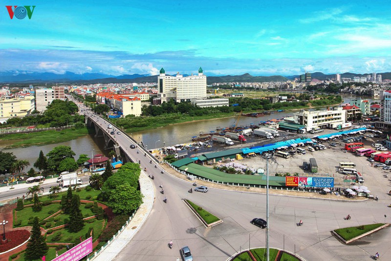 diem den doc dao o thanh pho vung bien mong cai, quang ninh hinh 1
