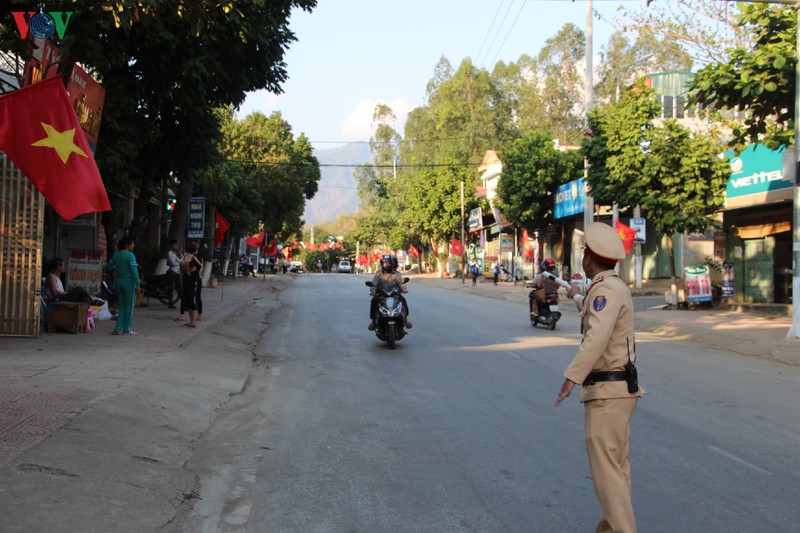 thoi quen uong ruou cua nguoi vung cao "cui chao" nghi dinh 100 hinh 1