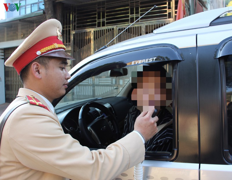 thoi quen uong ruou cua nguoi vung cao "cui chao" nghi dinh 100 hinh 4