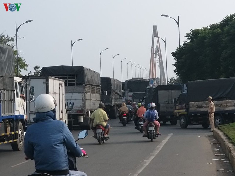 bo giao thong chua dong y xay dung ben pha ngang song tien de "chia lua" cho cau rach mieu hinh 1