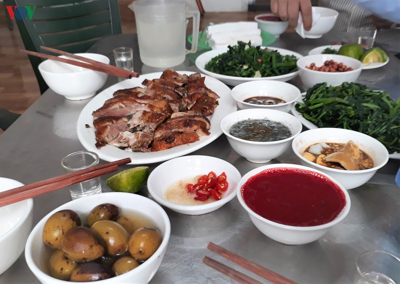 ve yen bai thuong thuc dac san vit bau luc yen hinh 3