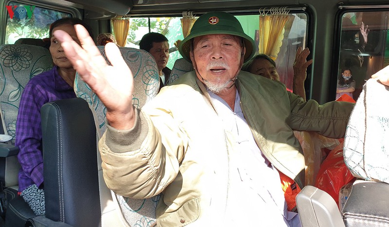 chuyen xe nghia tinh dua benh nhan ve que an tet hinh 8