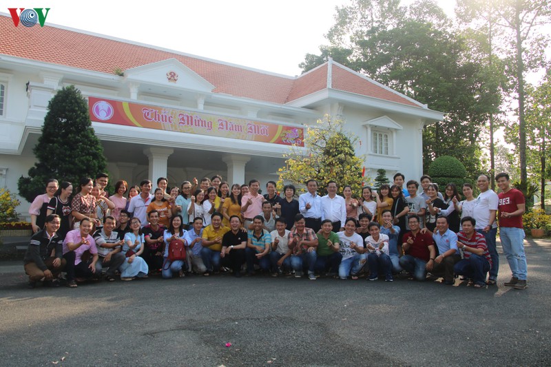 anh: dong thap mo cua tru so ubnd tinh don khach du xuan hinh 11