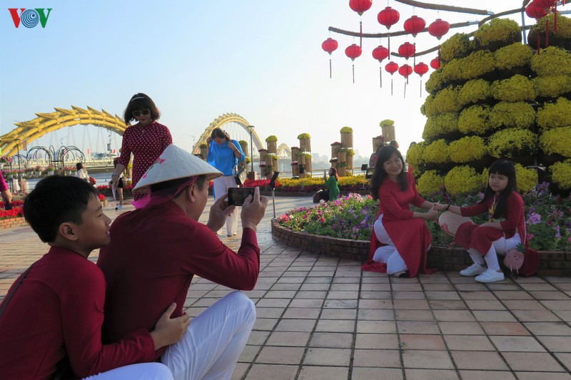 duong hoa xuan da nang tap nap khach du xuan som hinh 7