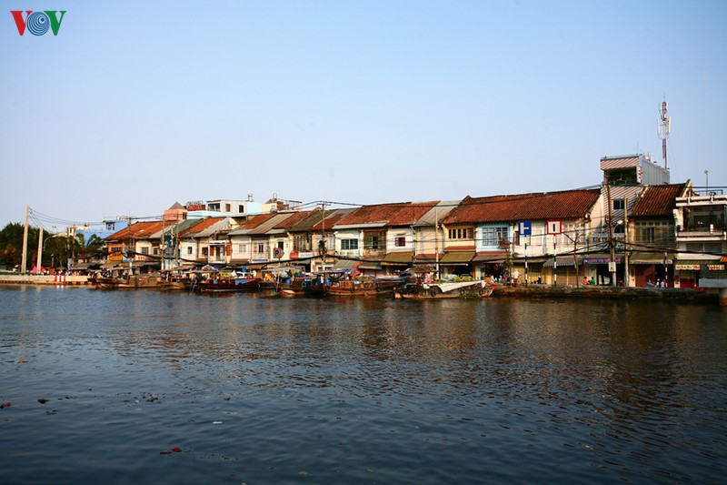 ben cu binh dong hinh 1