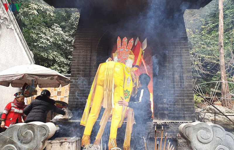 bo tien trieu mua ngua giay dot cau an giua "bao" dich virus corona hinh 10