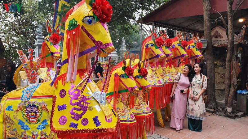 bo tien trieu mua ngua giay dot cau an giua "bao" dich virus corona hinh 3