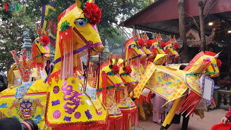 bo tien trieu mua ngua giay dot cau an giua "bao" dich virus corona hinh 7