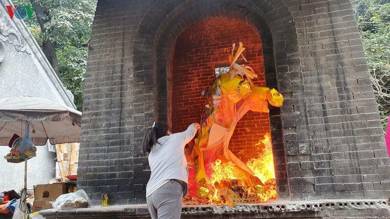 bo tien trieu mua ngua giay dot cau an giua "bao" dich virus corona hinh 9