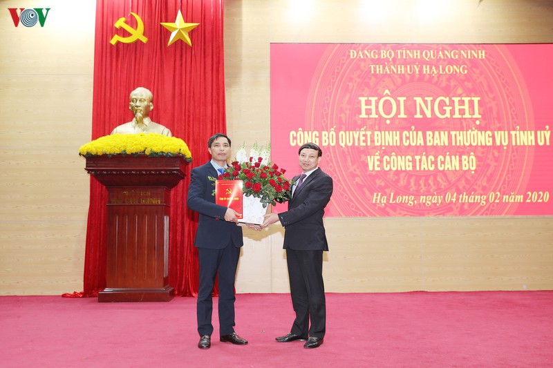 ong vu van dien lam bi thu thanh uy ha long hinh 1