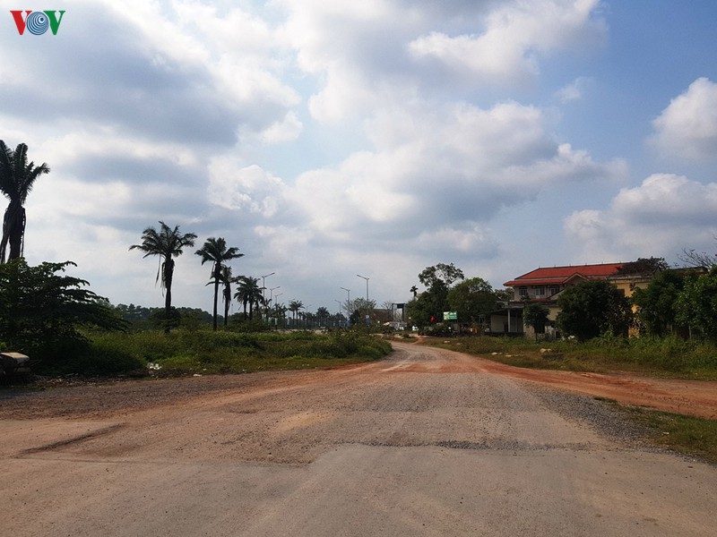 quang tri: hon 2 nam van chua lam xong 5 km duong do thi hinh 3