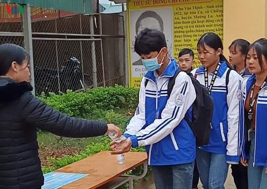 5 luu hoc sinh lao co bieu hien viem duong ho hap, son la quyet dinh cho hoc sinh nghi them 2 tuan hinh 1