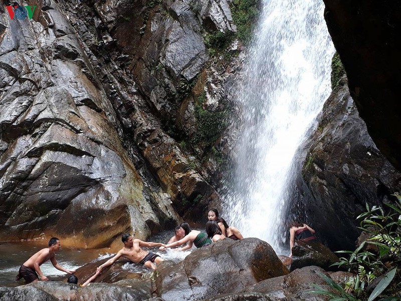 tham thac a nor, diem du lich tuyet dep noi vung cao a luoi hinh 2