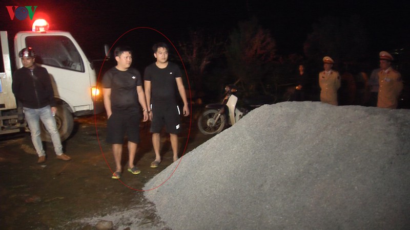 keu 5 dong doi vac bua dinh giai cuu, xe qua tai bi phat 17 trieu dong hinh 2