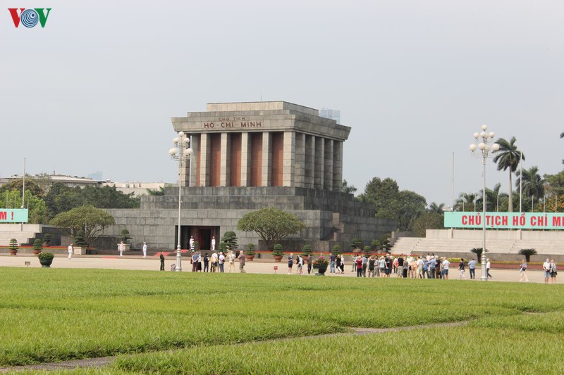 nhieu diem du lich o ha noi dong cua do covid-19, du khach tay boi roi hinh 7