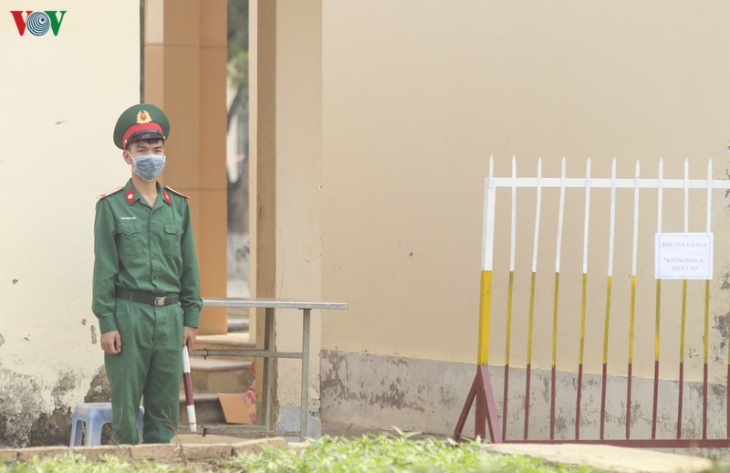 anh: can canh cong tac cham soc 3 truong hop cach ly moi tai dien bien hinh 13