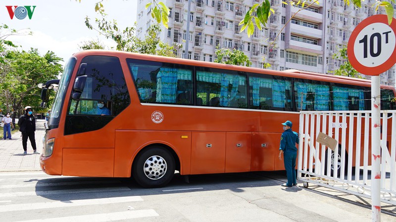 anh: 150 sinh vien tinh nguyen don dep ki tuc xa don nguoi cach ly hinh 11