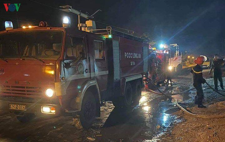 lien tuc xay ra chay lon tai 2 kho bai phe lieu o long an hinh 1