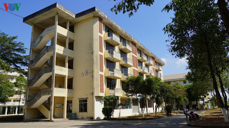 anh: 150 sinh vien tinh nguyen don dep ki tuc xa don nguoi cach ly hinh 13
