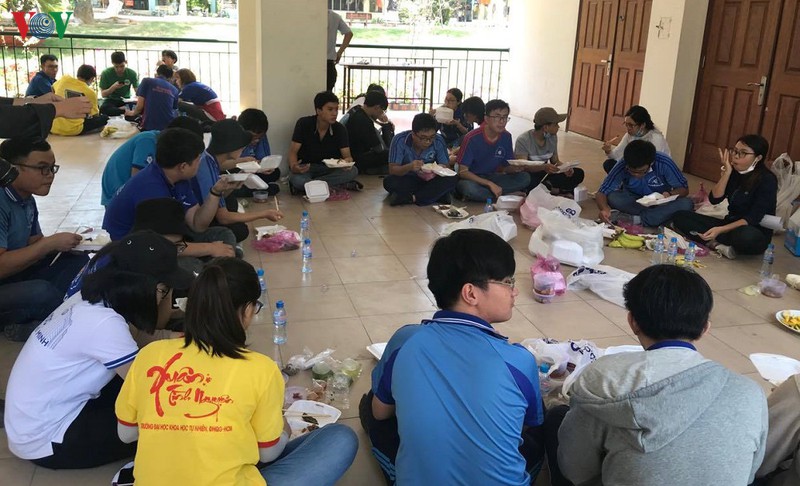 anh: 150 sinh vien tinh nguyen don dep ki tuc xa don nguoi cach ly hinh 15