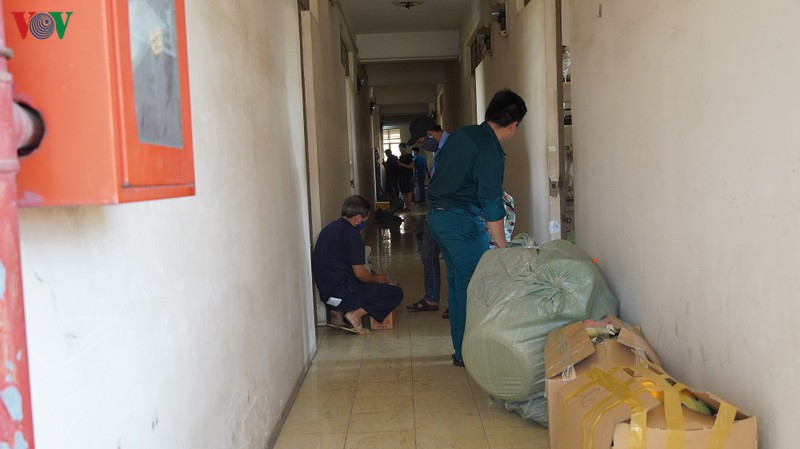 anh: 150 sinh vien tinh nguyen don dep ki tuc xa don nguoi cach ly hinh 16
