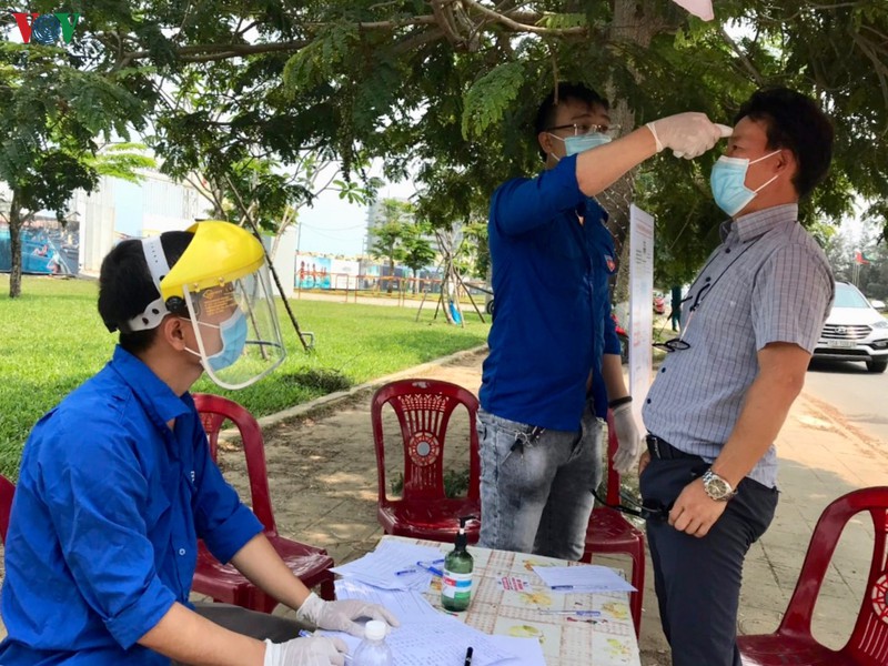 thanh nien tinh nguyen da nang truc chot chong dich covid-19 hinh 1