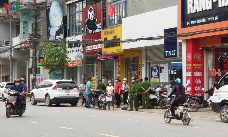 ngay dau tien thuc hien chi thi 15: nhieu hoat dong kinh doanh o yen bai van dien ra hinh 13