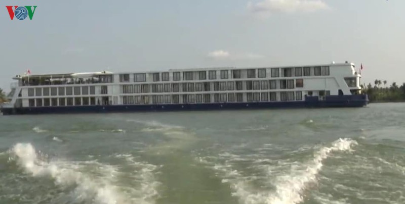 65 nhan vien 5 tau du lich tren song tien hoan thanh thoi gian cach ly hinh 1