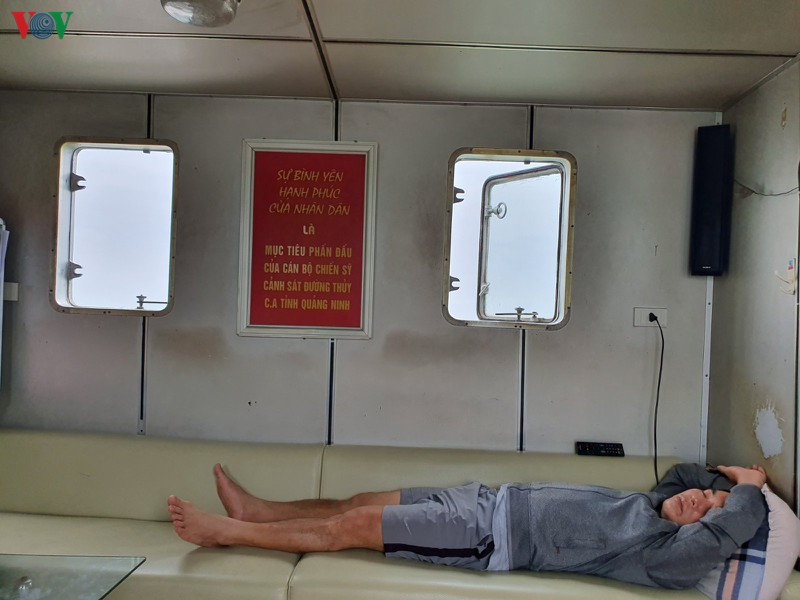 "ngoi nha" tren bien nhung ngay phong chong dich cua canh sat duong thuy hinh 11