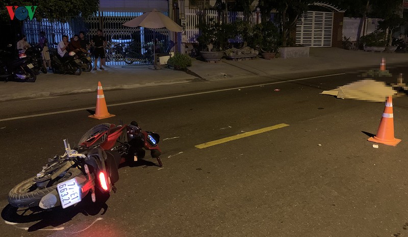 gay tai nan khien 2 thanh nien tu vong, lai to to bo chay hinh 2