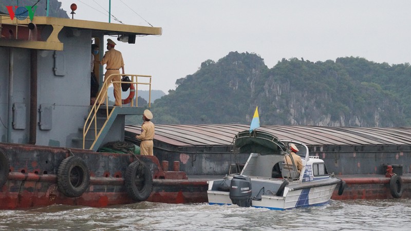 "ngoi nha" tren bien nhung ngay phong chong dich cua canh sat duong thuy hinh 2