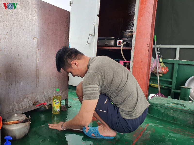 "ngoi nha" tren bien nhung ngay phong chong dich cua canh sat duong thuy hinh 6