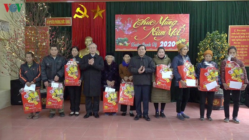 thuong truc ban bi thu tran quoc vuong chuc tet tai tinh cao bang hinh 2