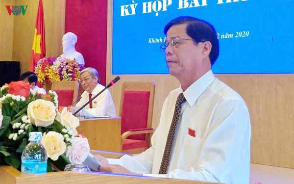 bau ong nguyen tan tuan giu chuc chu tich ubnd tinh khanh hoa  hinh 1