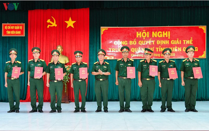 giai the truong quan su tinh kien giang hinh 1