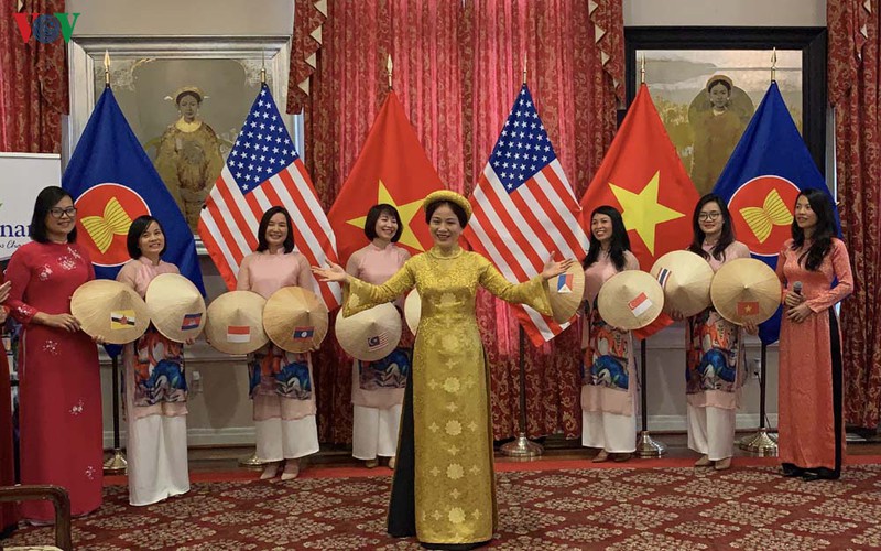 viet nam chu tri hoat dong giao luu cua hoi phu nu asean tai washington hinh 2