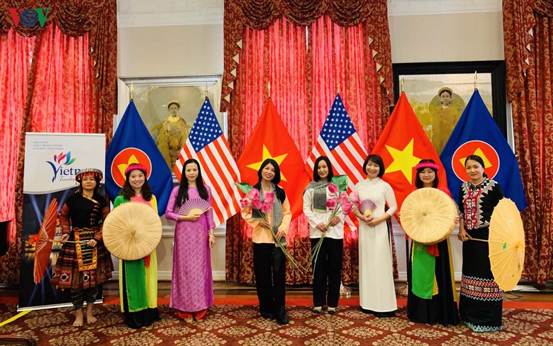 viet nam chu tri hoat dong giao luu cua hoi phu nu asean tai washington hinh 4