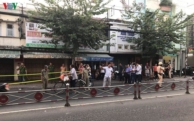 nong 24h: bat can bo cuc thue thanh hoa vi nhan tien "boi tron"  hinh 4