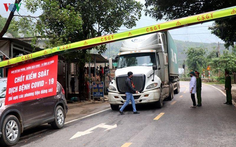 lai chau lap to kiem soat luu dong, ngan nguoi di xuyen rung vao dia ban hinh 1
