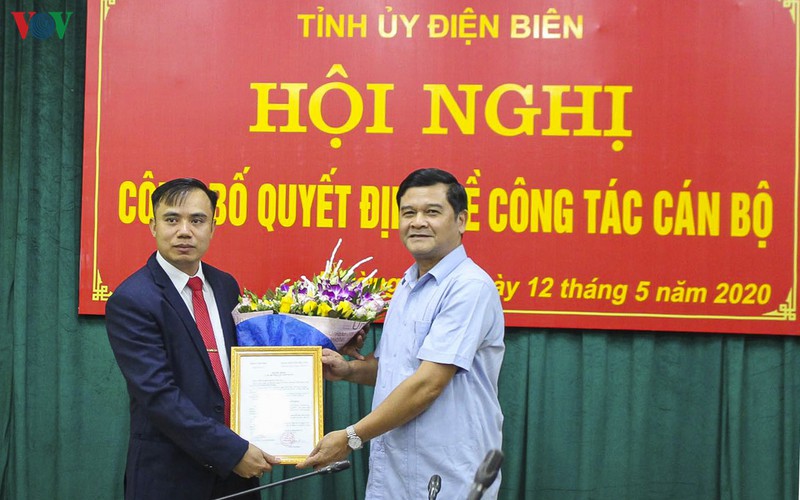 chanh van phong ubnd tinh dien bien giu chuc bi thu muong nhe hinh 1