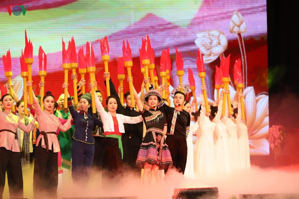 ky niem trong the 130 nam ngay sinh chu tich ho chi minh hinh 5