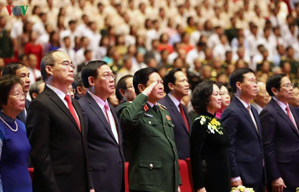 ky niem trong the 130 nam ngay sinh chu tich ho chi minh hinh 1
