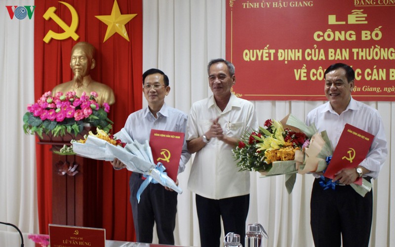 hau giang dieu dong nhieu lanh dao tinh ve cac huyen, thanh pho hinh 1