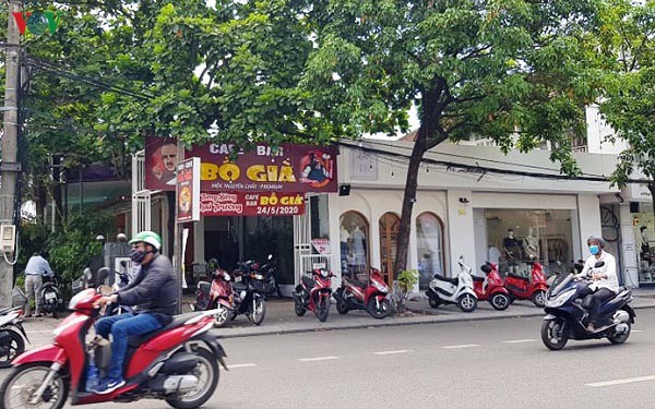 nhan vien cay xanh bi danh vo ham vi chup anh ca phe bo gia hinh 2