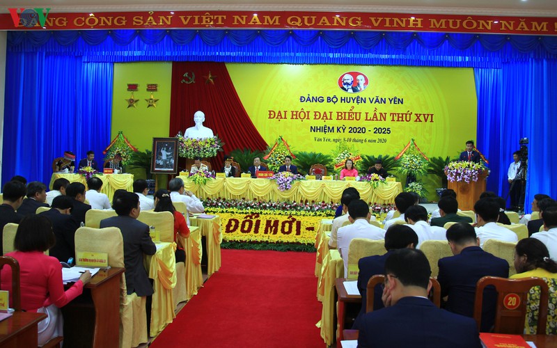 ong tran quoc vuong du dai hoi dang bo huyen van yen, tinh yen bai hinh 2