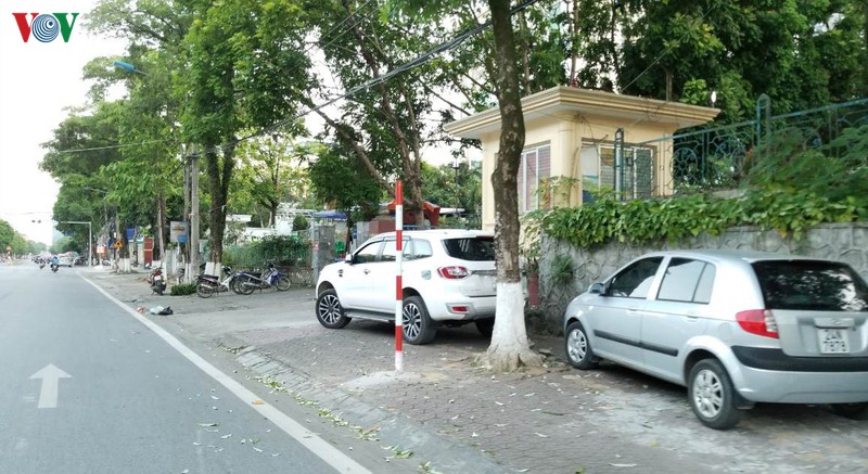 bien bao giao thong gay kho hieu o lao cai dong loat bi thao xuong hinh 7